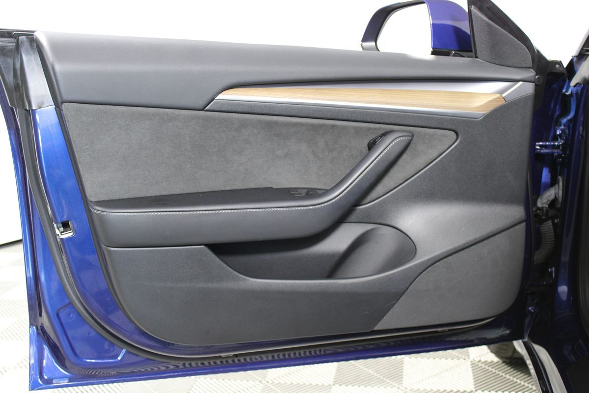 2021 Tesla Model 3 Long Range photo 17