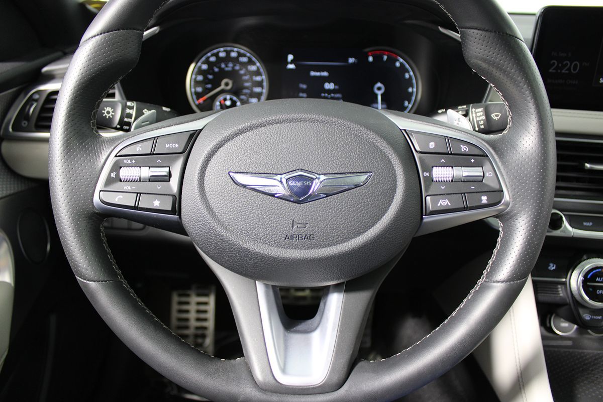 2023 Genesis G70 2.0T Sport Prestige photo 4