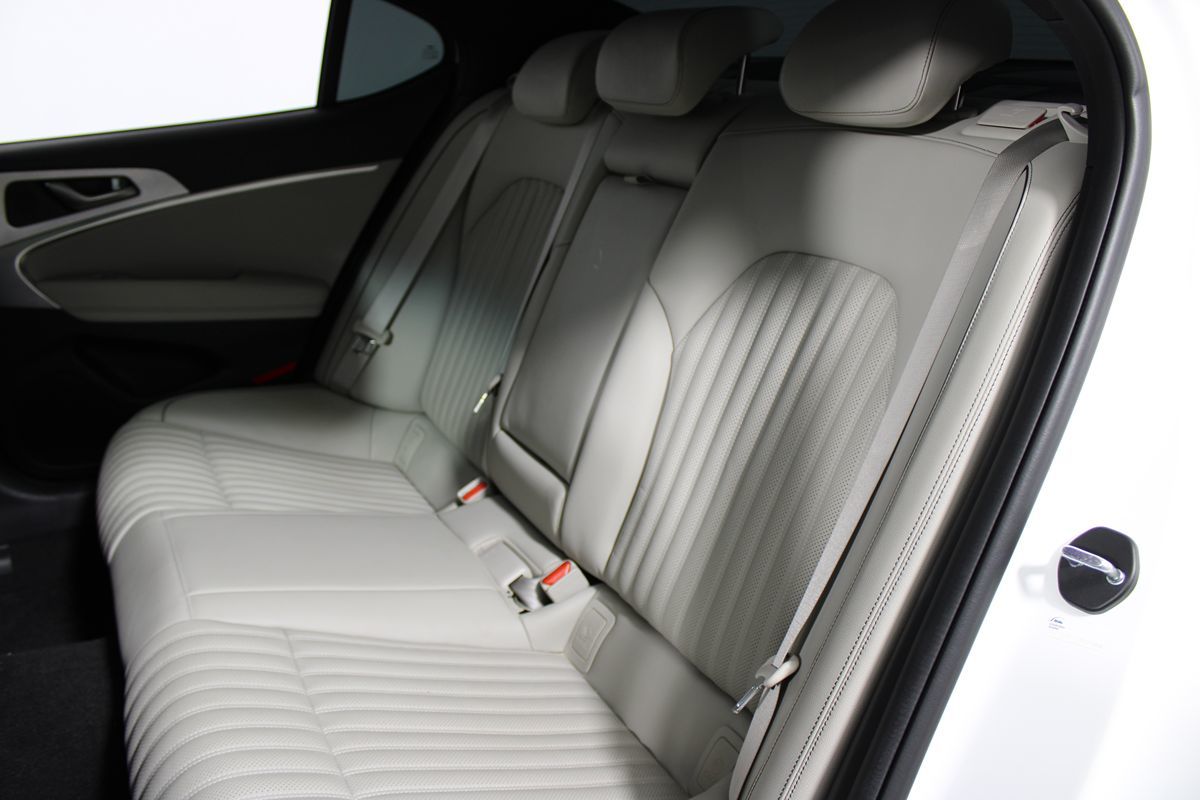 2023 Genesis G70 2.0T Sport Prestige photo 23