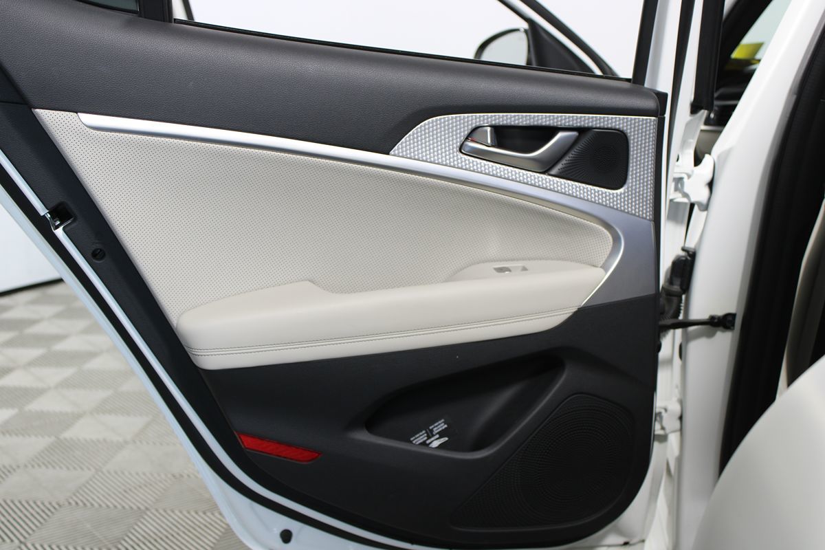 2023 Genesis G70 2.0T Sport Prestige photo 24