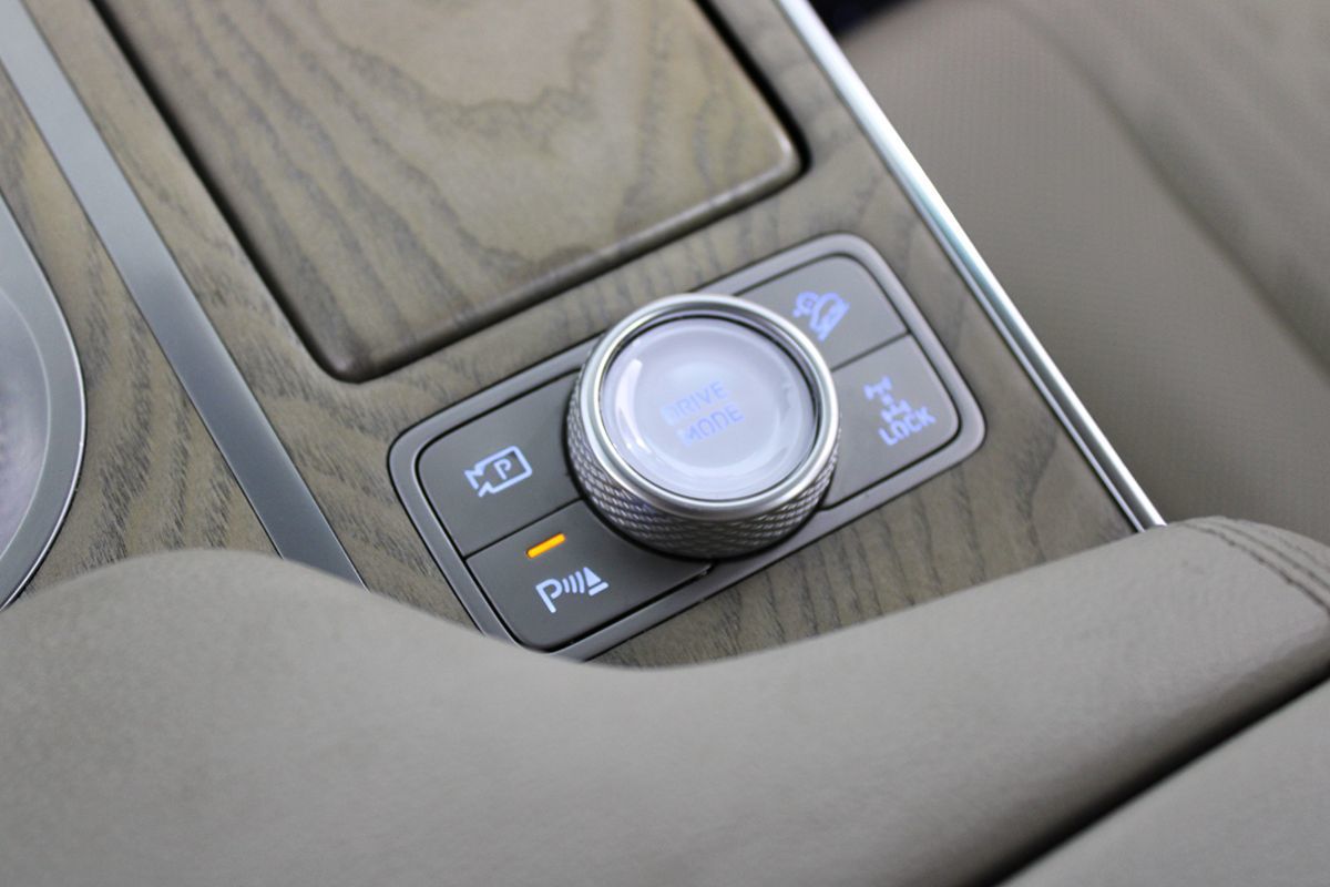 2023 Genesis GV80 Advanced photo 18