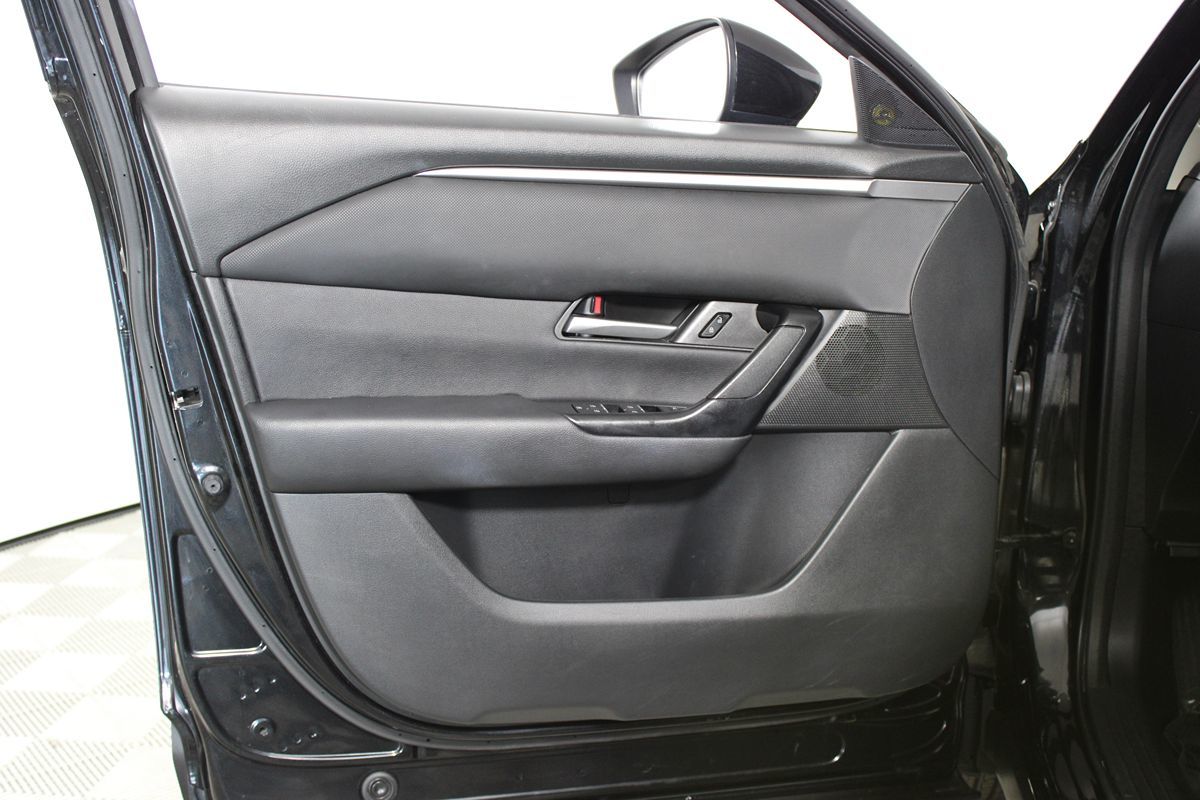 2023 Mazda CX-50 2.5 Preferred Plus photo 4