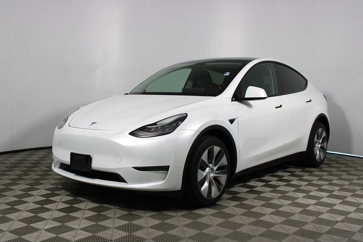 2023 Tesla Model Y Long Range photo 3