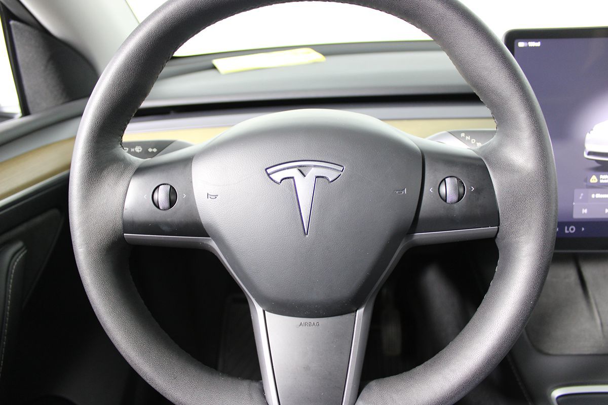 2023 Tesla Model Y Long Range photo 8