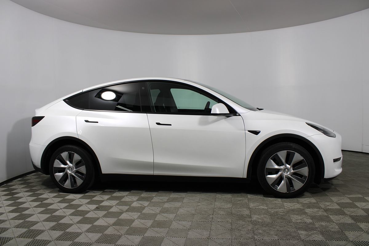 2023 Tesla Model Y Long Range photo 26