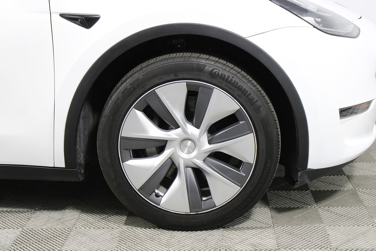 2023 Tesla Model Y Long Range photo 15