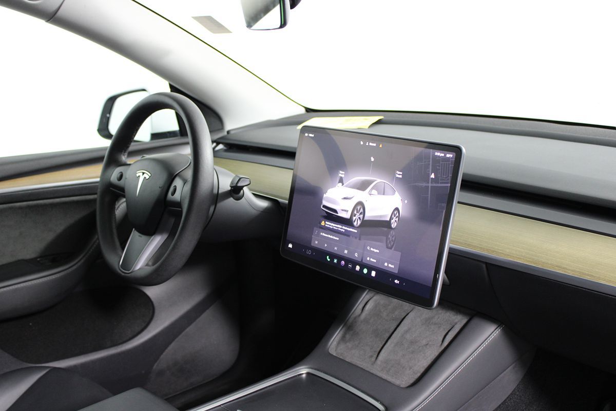 2023 Tesla Model Y Long Range photo 10