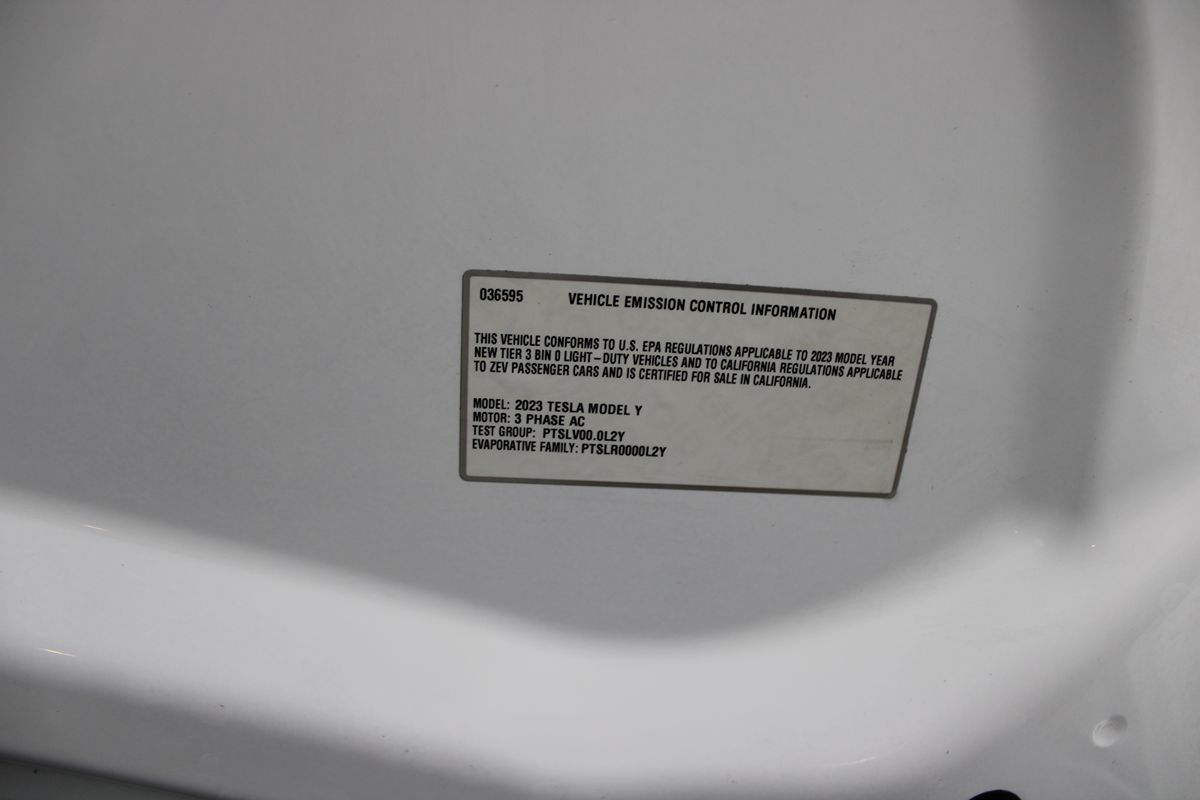 2023 Tesla Model Y Long Range photo 27