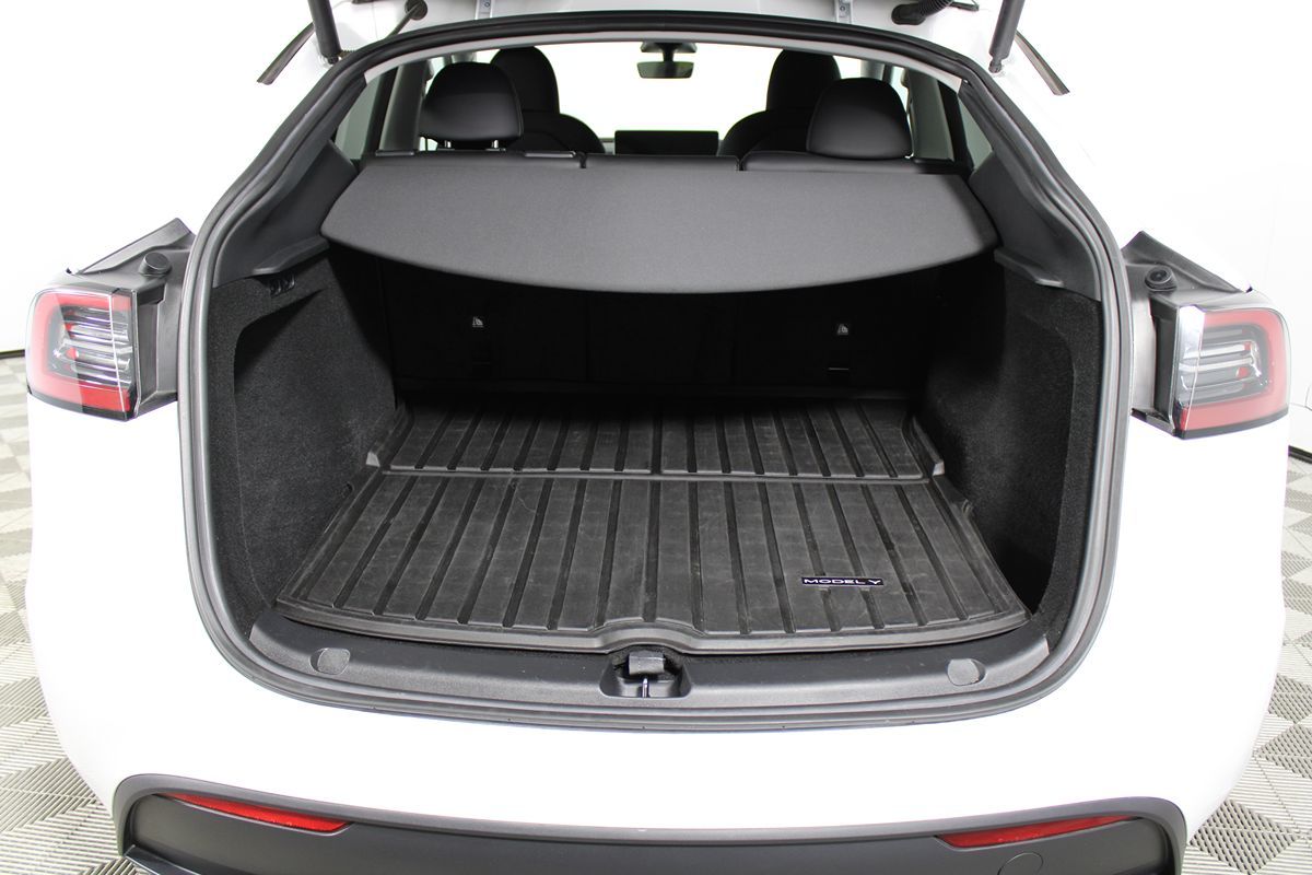 2023 Tesla Model Y Long Range photo 19