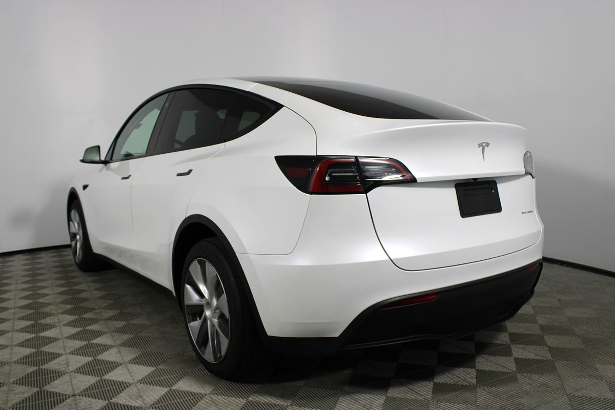 2023 Tesla Model Y Long Range photo 24