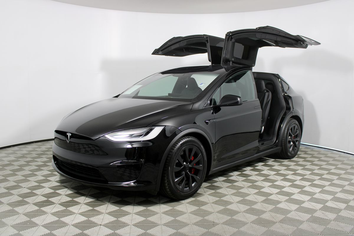 2023 Tesla Model X Plaid photo 3