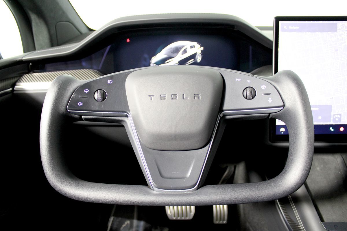 2023 Tesla Model X Plaid photo 10