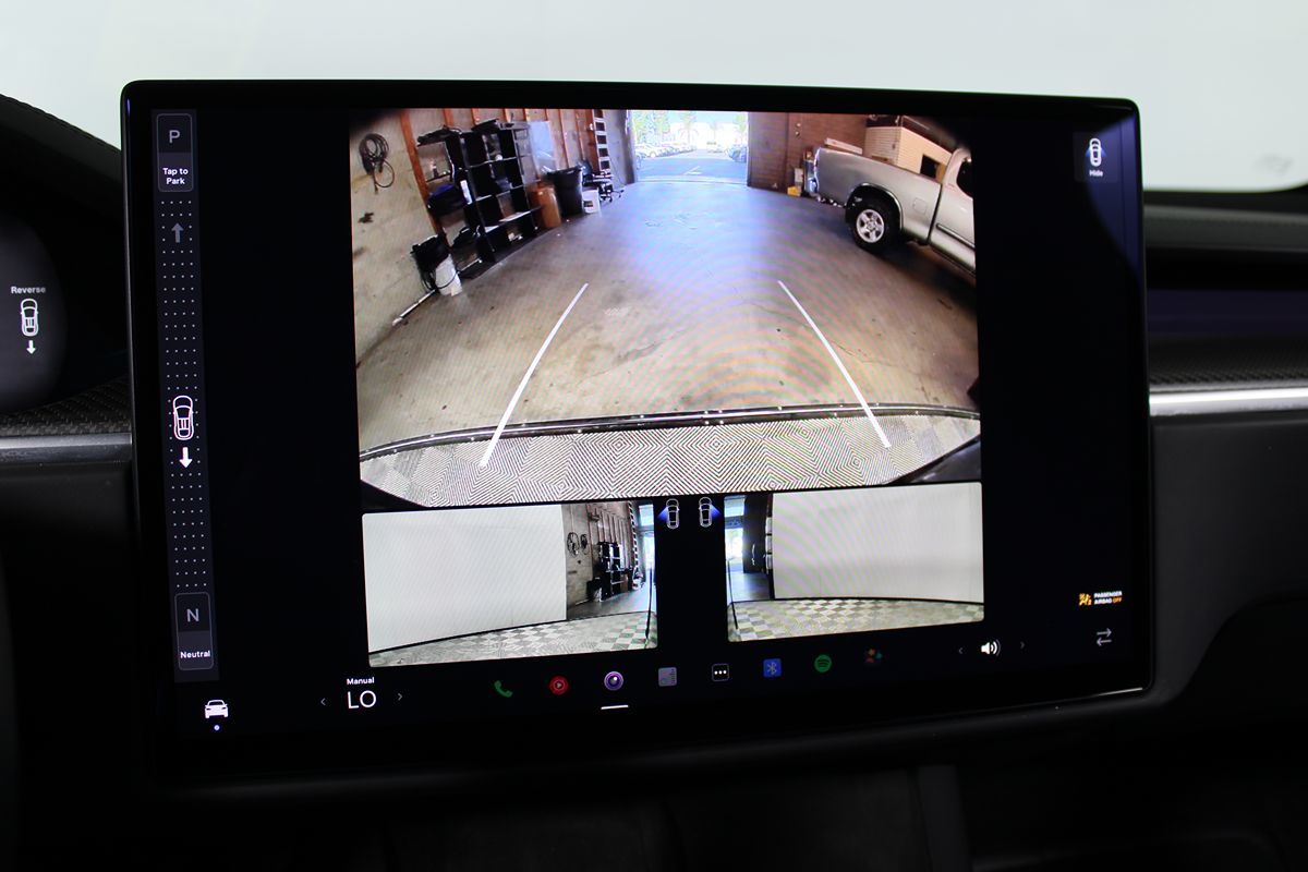 2023 Tesla Model X Plaid photo 15