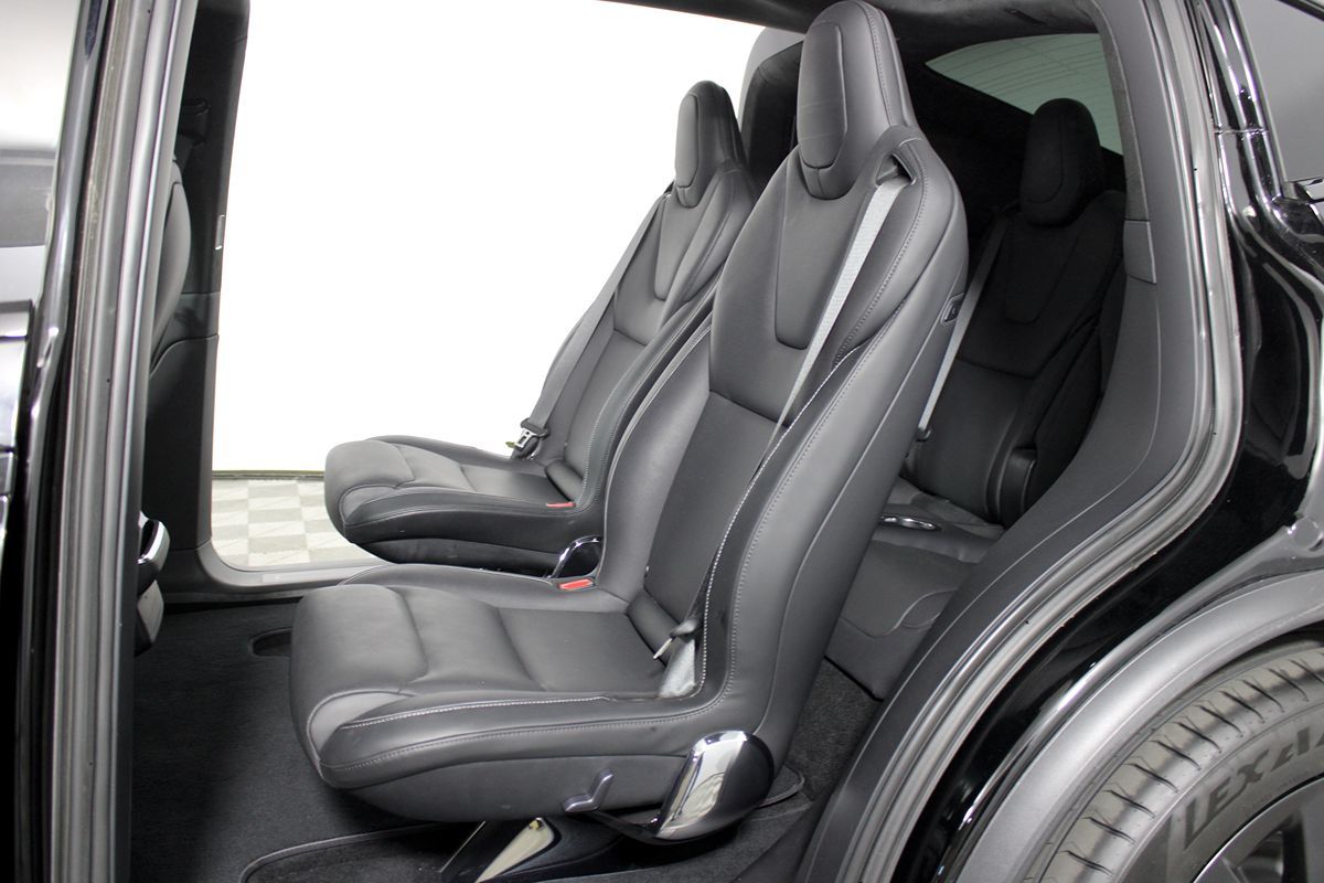 2023 Tesla Model X Plaid photo 19