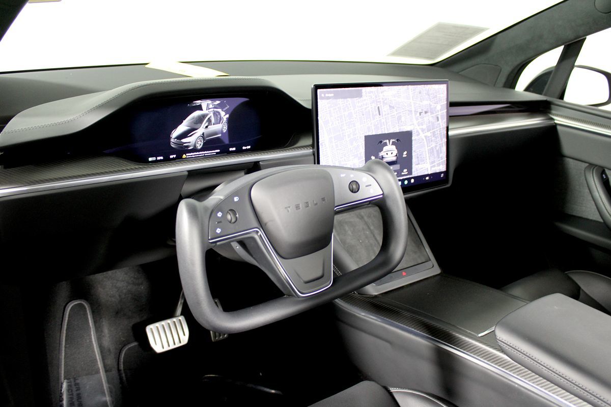 2023 Tesla Model X Plaid photo 5