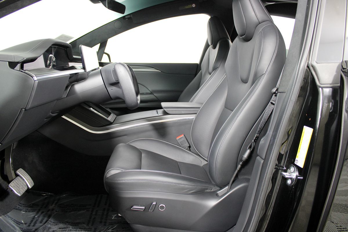 2023 Tesla Model X Plaid photo 6