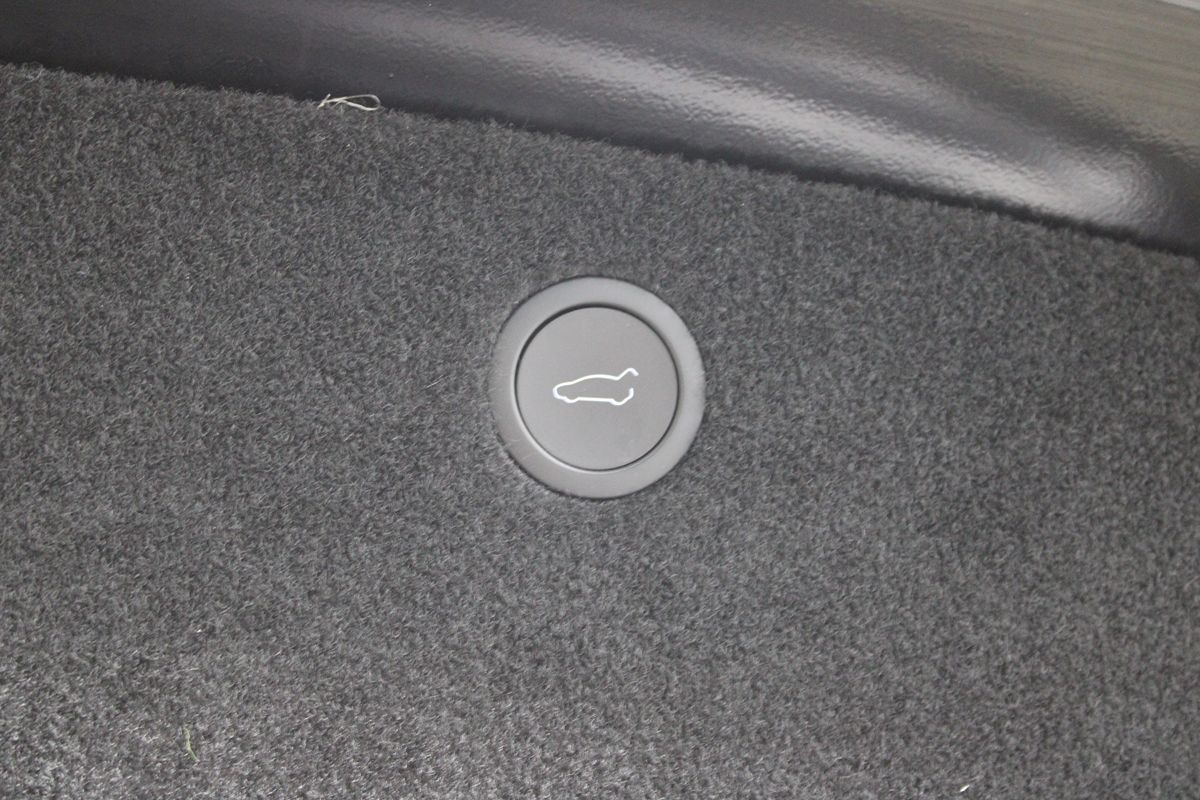 2023 Tesla Model X Plaid photo 24