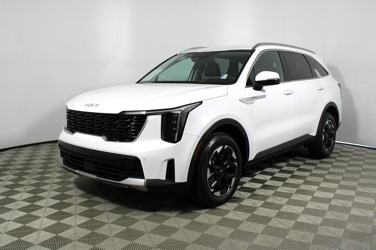 2024 Kia Sorento S photo 2
