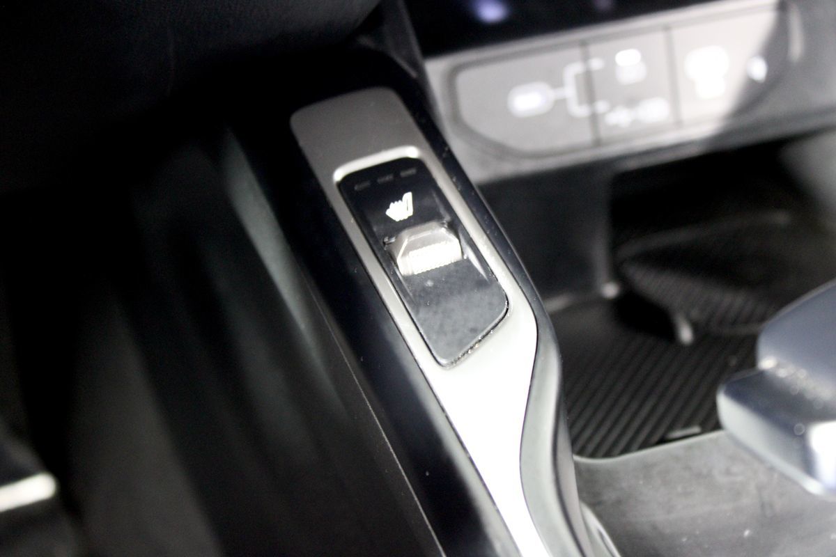 2024 Kia Sorento S photo 19