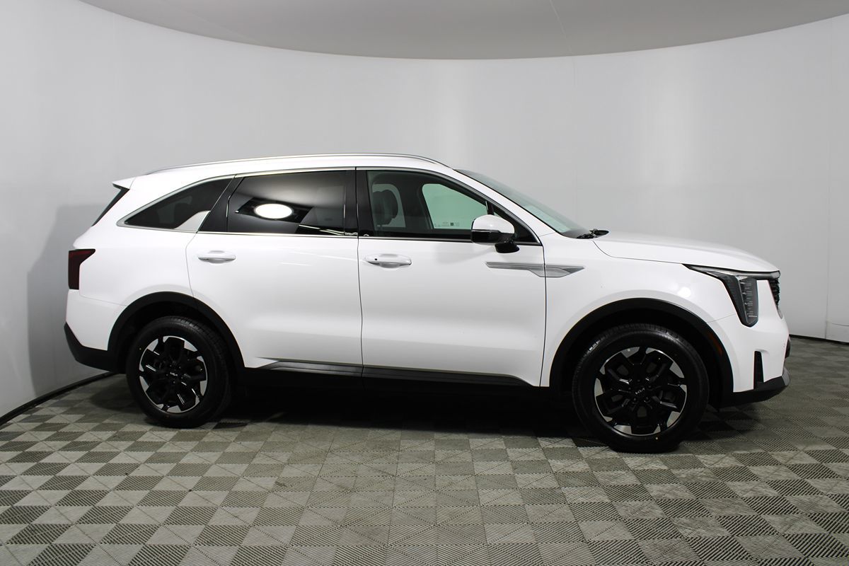 2024 Kia Sorento S photo 33