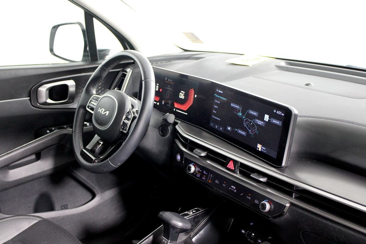 2024 Kia Sorento S photo 9