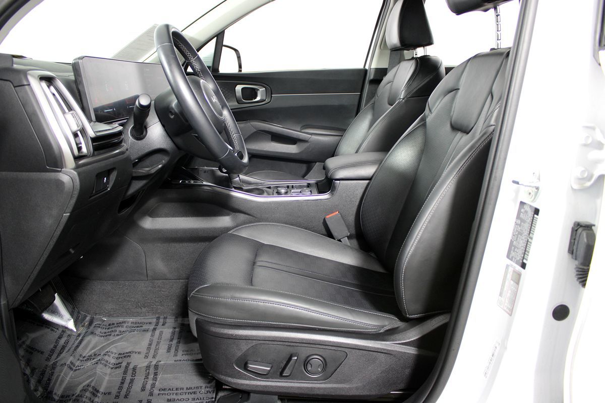 2024 Kia Sorento S photo 6