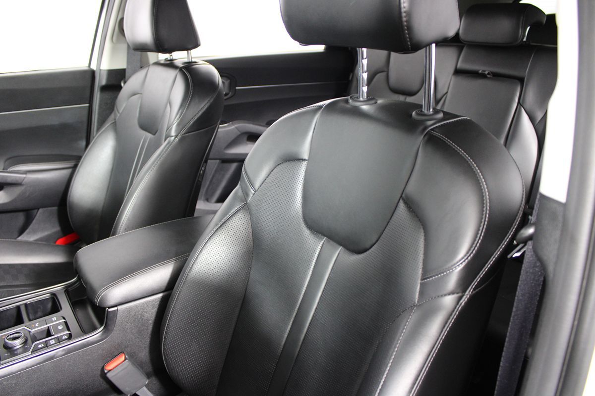 2024 Kia Sorento S photo 7