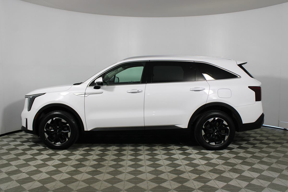 2024 Kia Sorento S photo 29