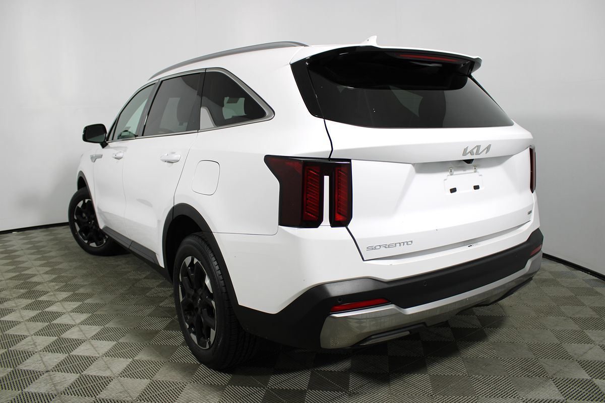 2024 Kia Sorento S photo 30