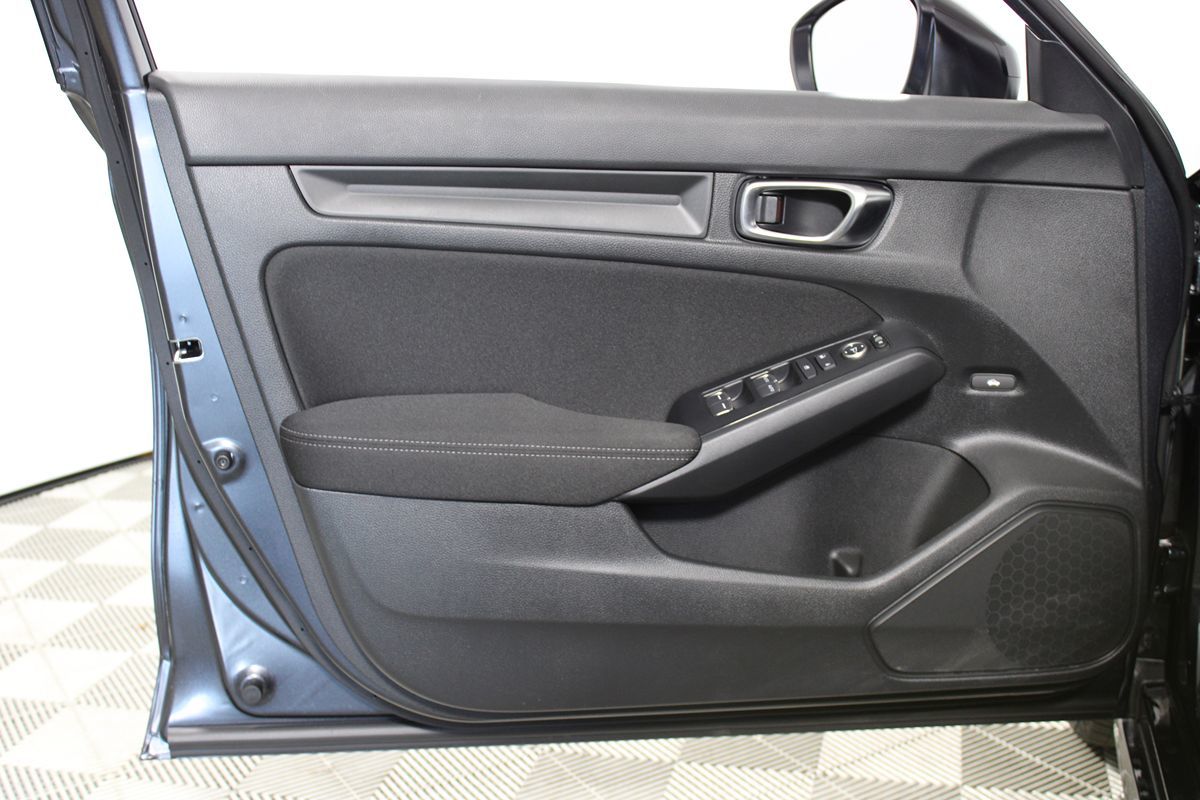 2025 Honda Civic Sport photo 4
