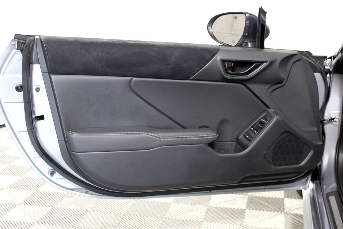 2023 Toyota GR86 Premium photo 4