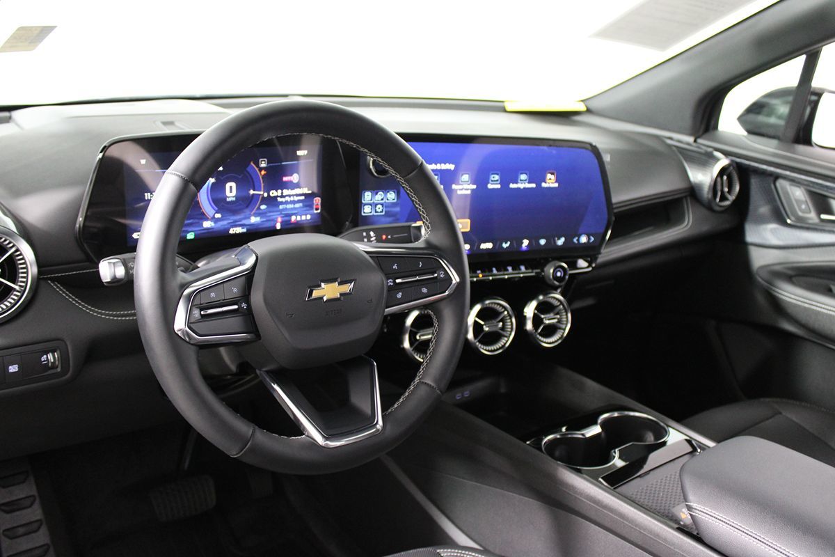 2024 Chevrolet Blazer 2LT photo 3