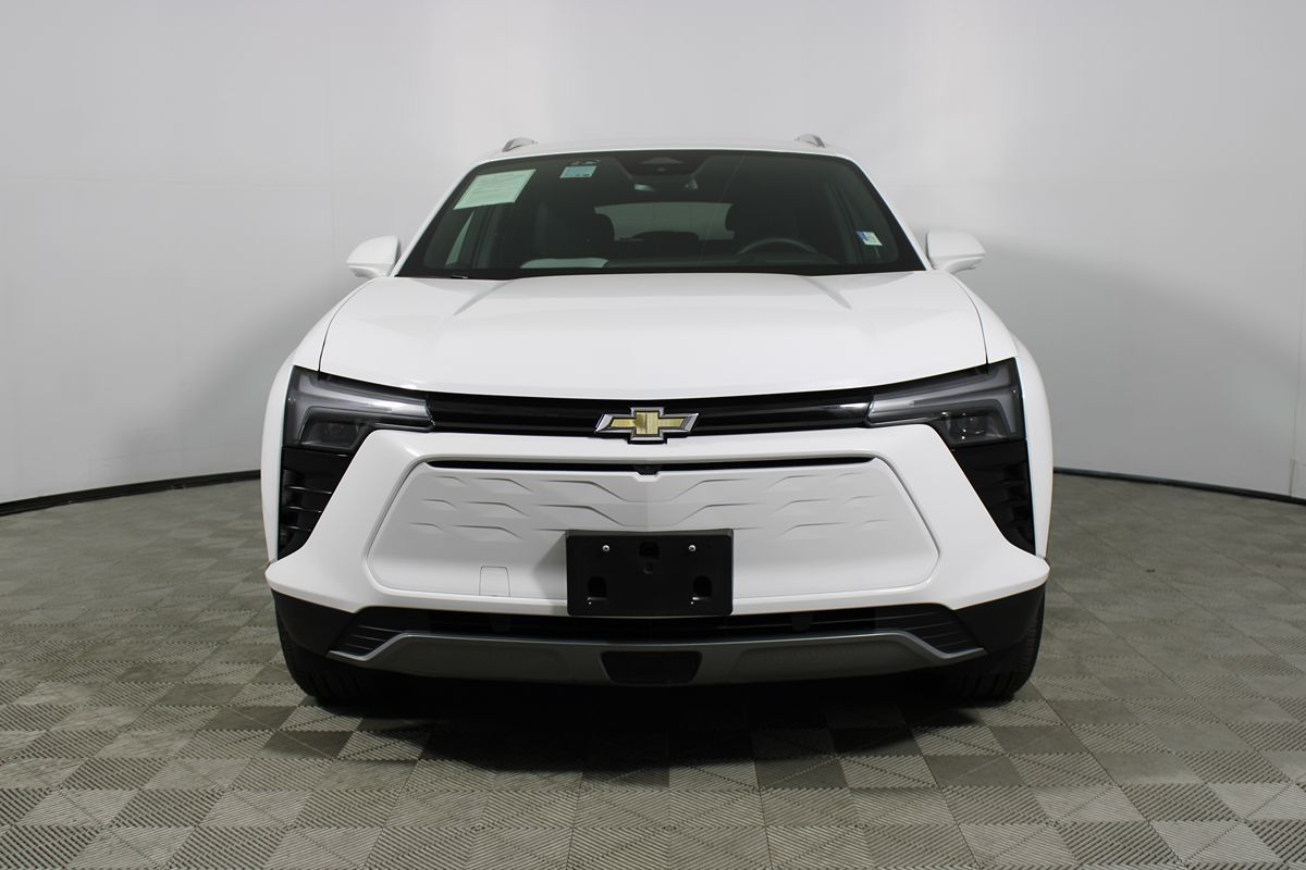 2024 Chevrolet Blazer 2LT photo 2