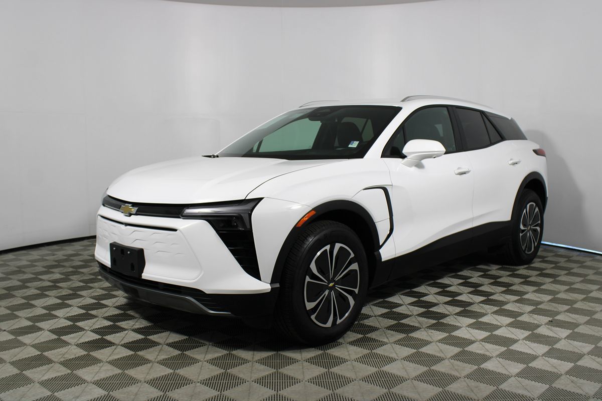 2024 Chevrolet Blazer 2LT photo 3