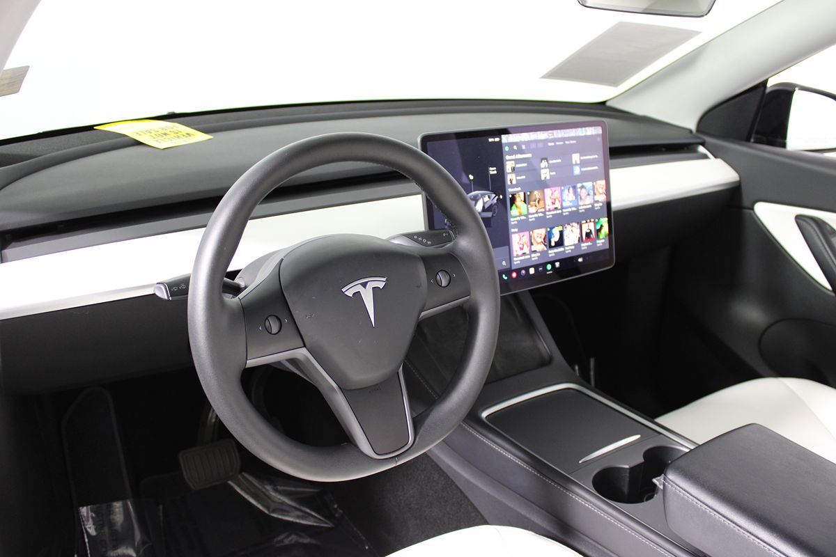 2021 Tesla Model Y Standard Range photo 10