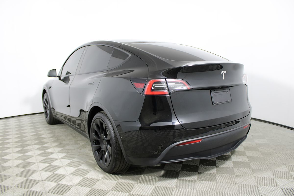 2021 Tesla Model Y Standard Range photo 19