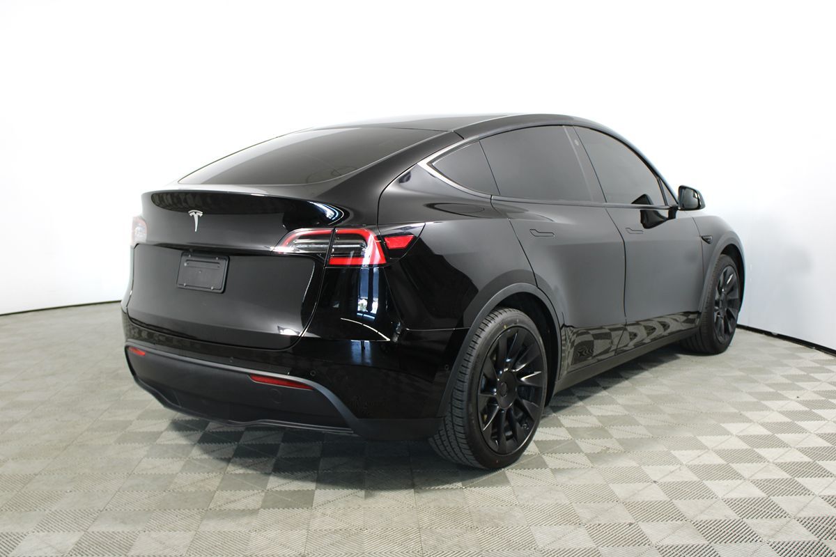 2021 Tesla Model Y Standard Range photo 20