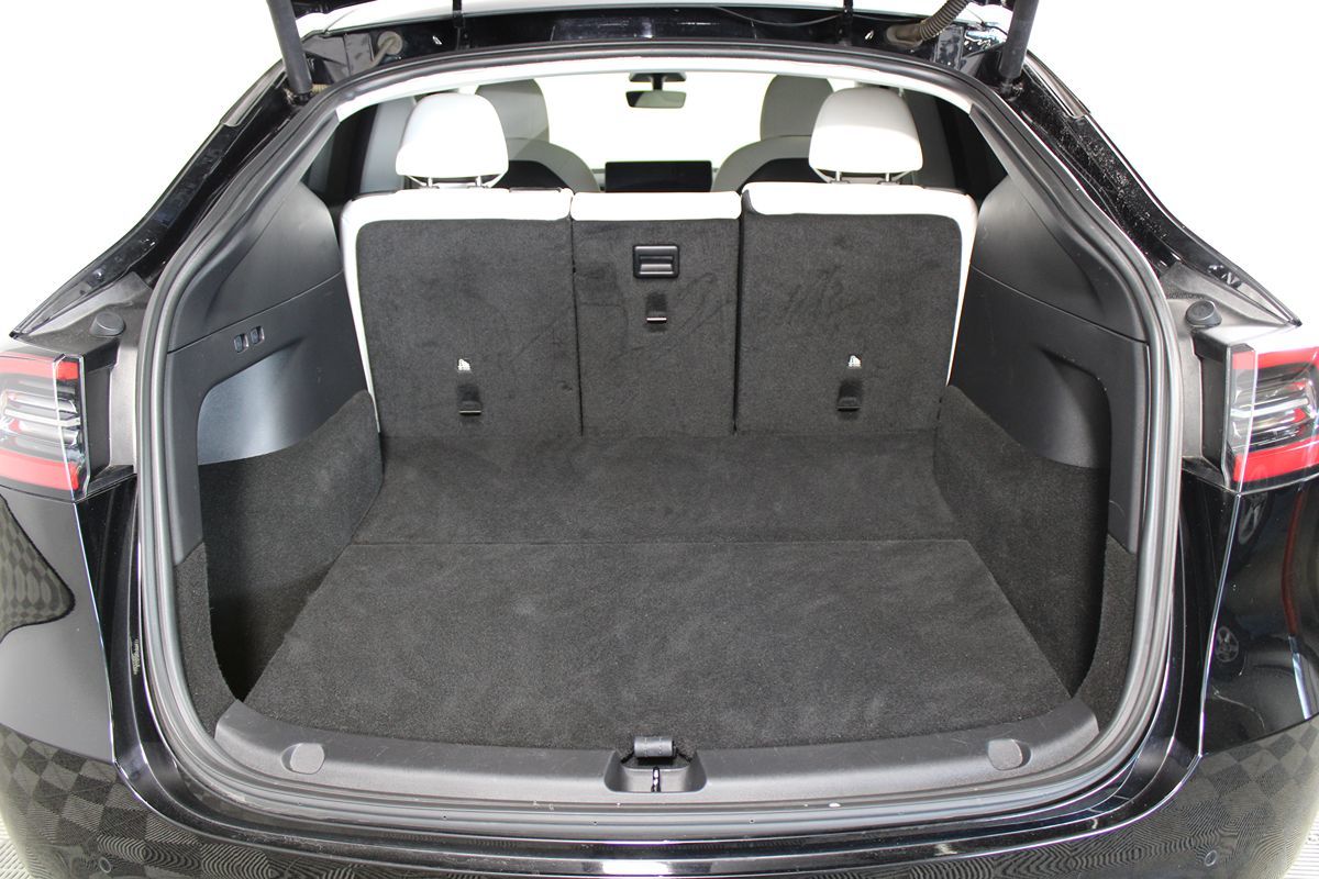 2021 Tesla Model Y Standard Range photo 21