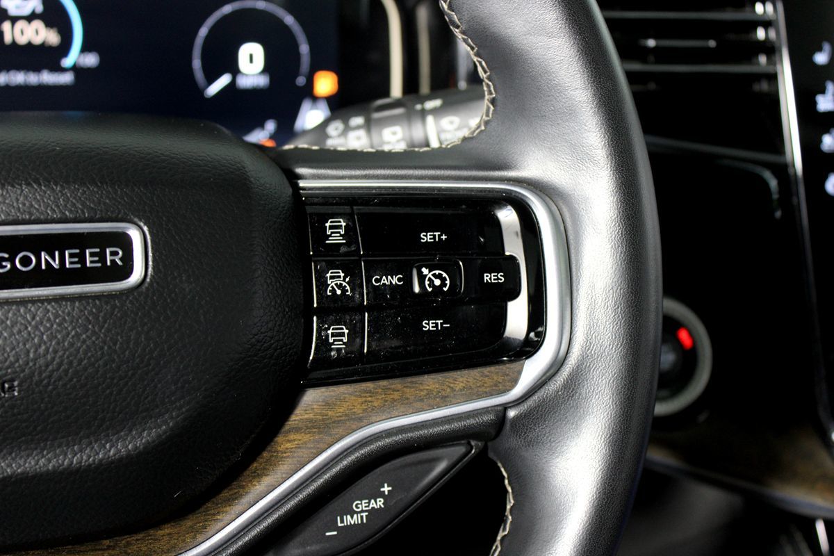2022 Jeep Grand Wagoneer I photo 4