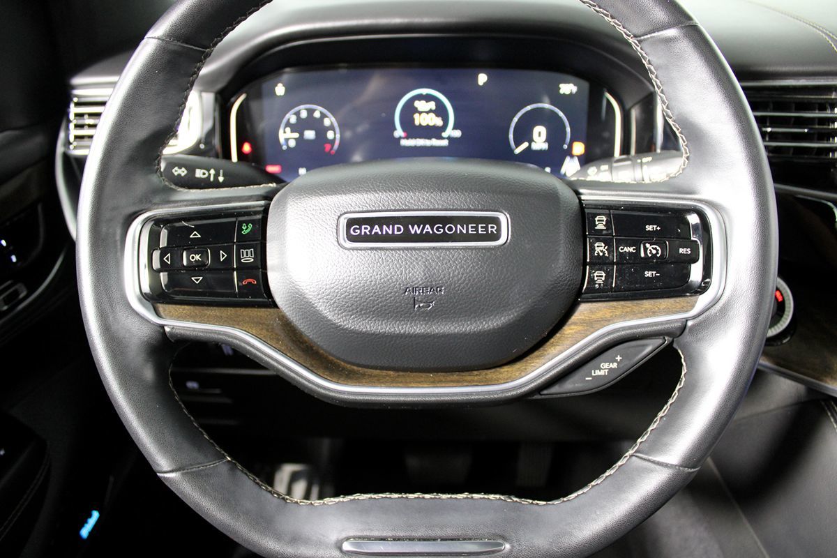 2022 Jeep Grand Wagoneer I photo 3