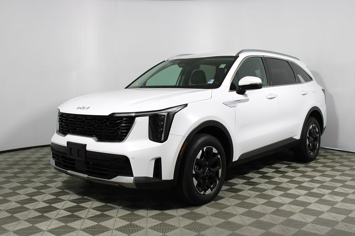 2024 Kia Sorento S photo 2