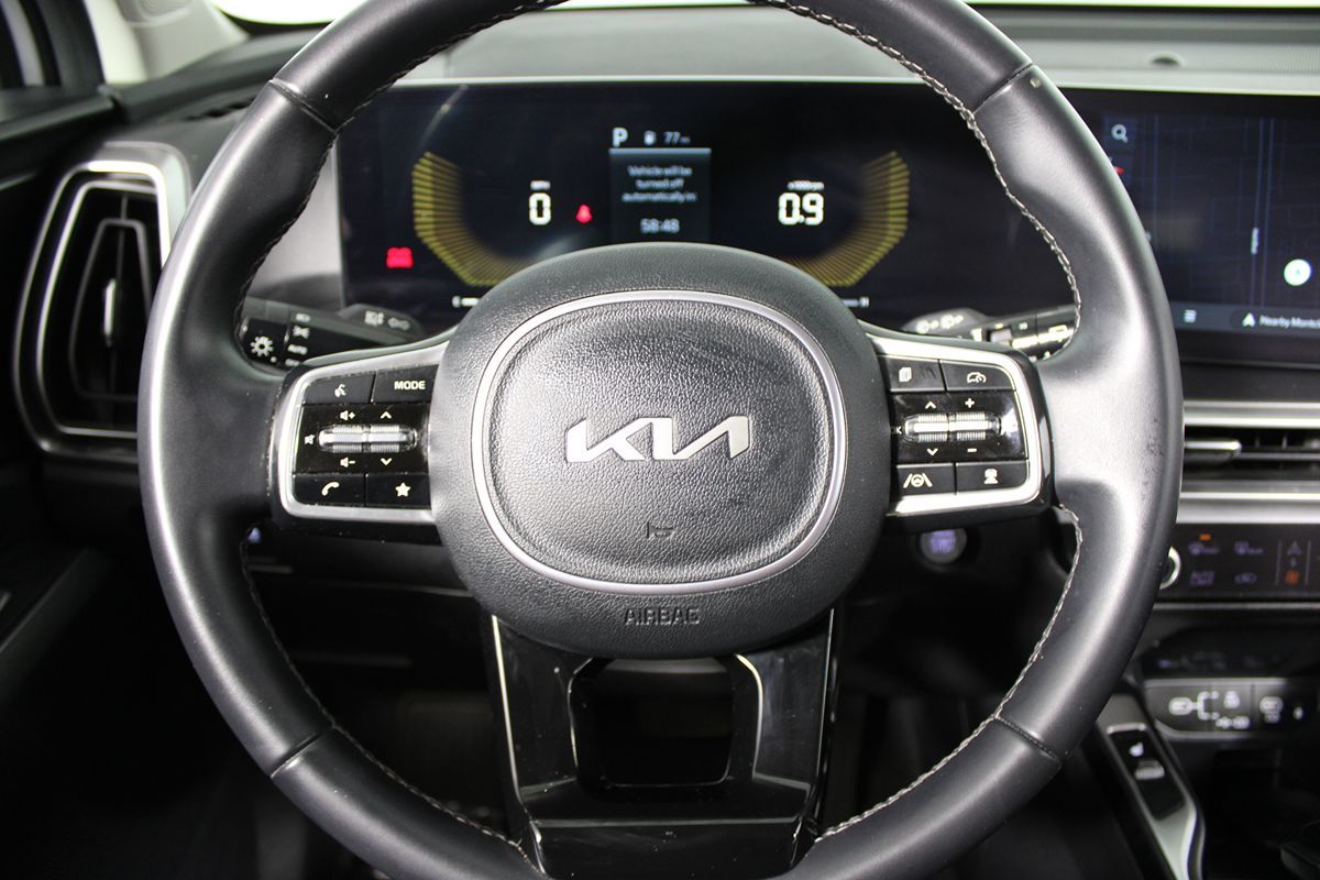 2024 Kia Sorento S photo 3