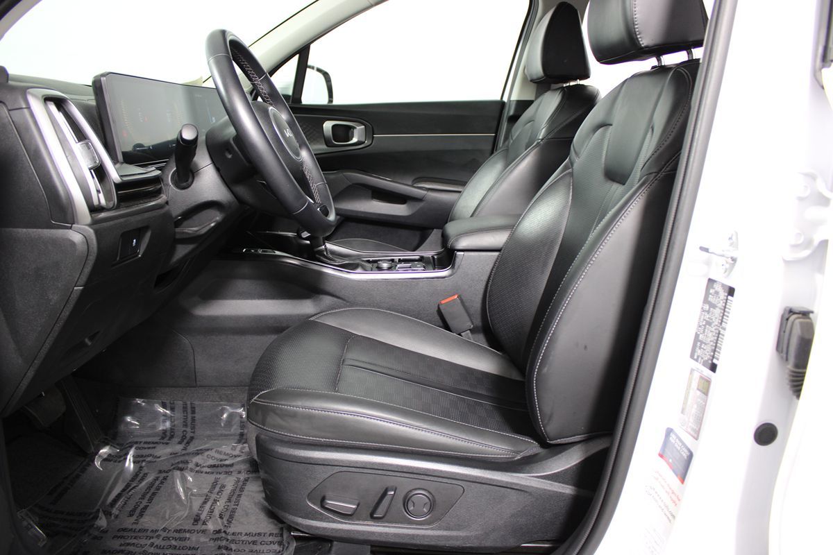 2024 Kia Sorento S photo 16