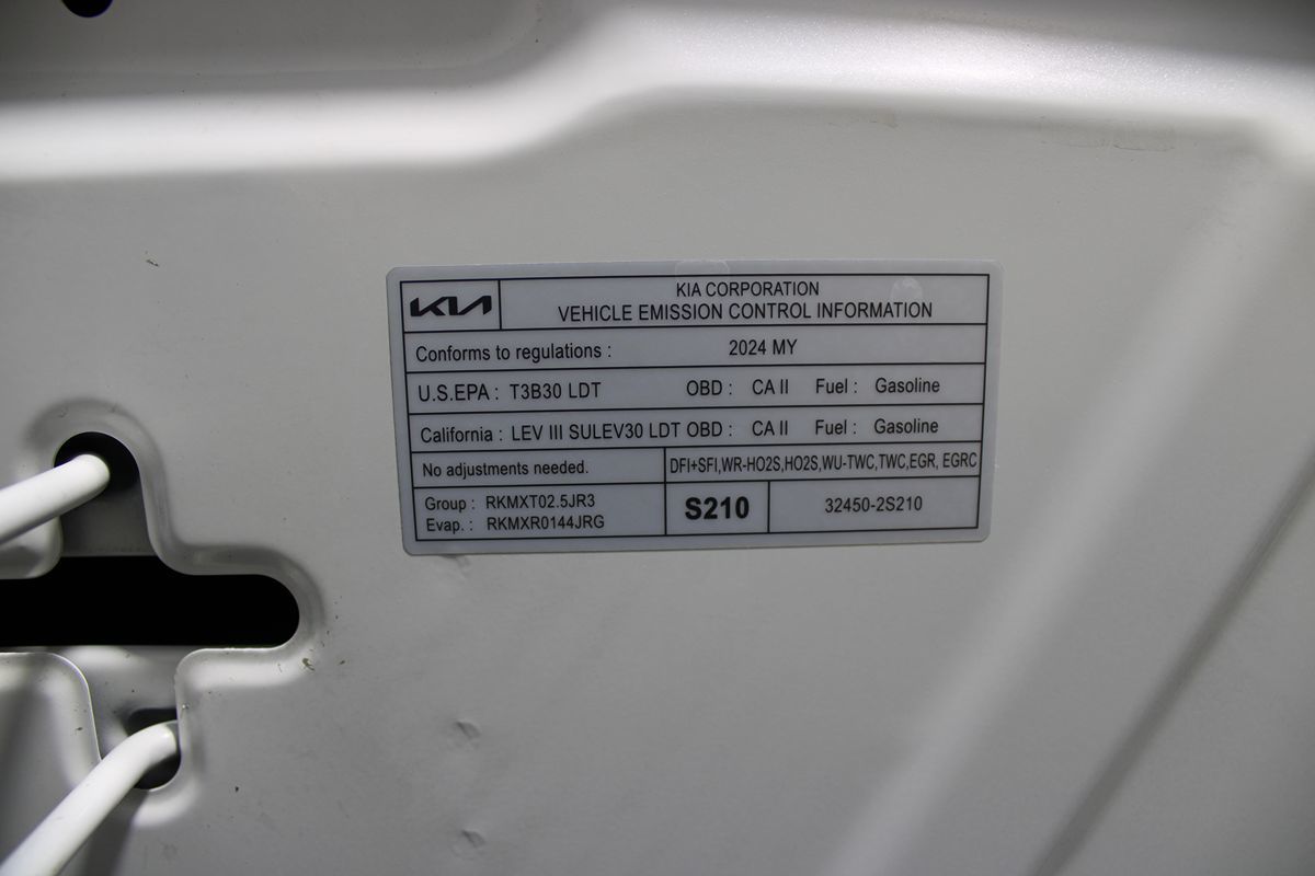 2024 Kia Sorento S photo 19