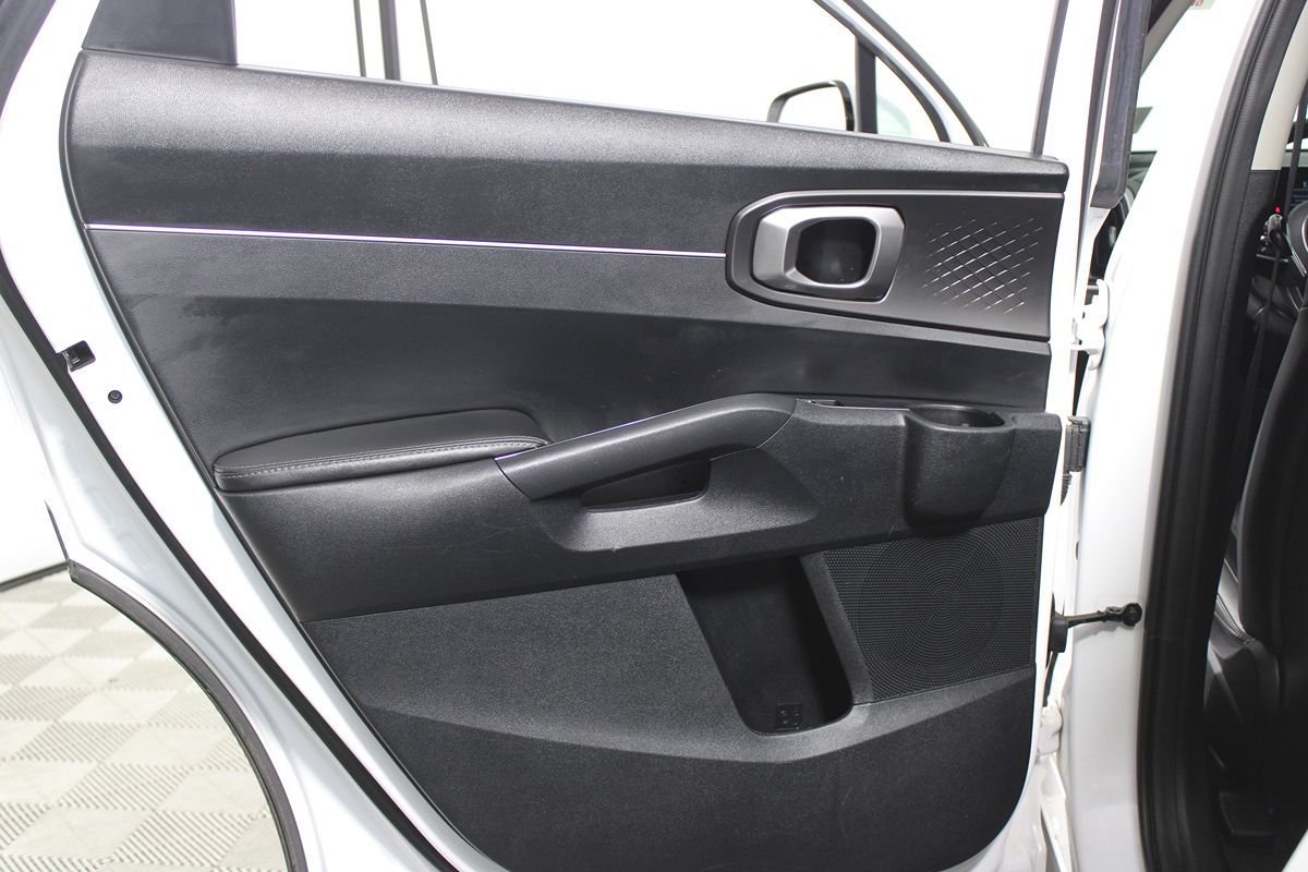 2024 Kia Sorento S photo 21