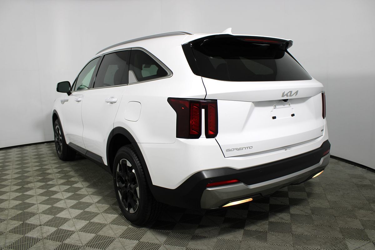 2024 Kia Sorento S photo 25
