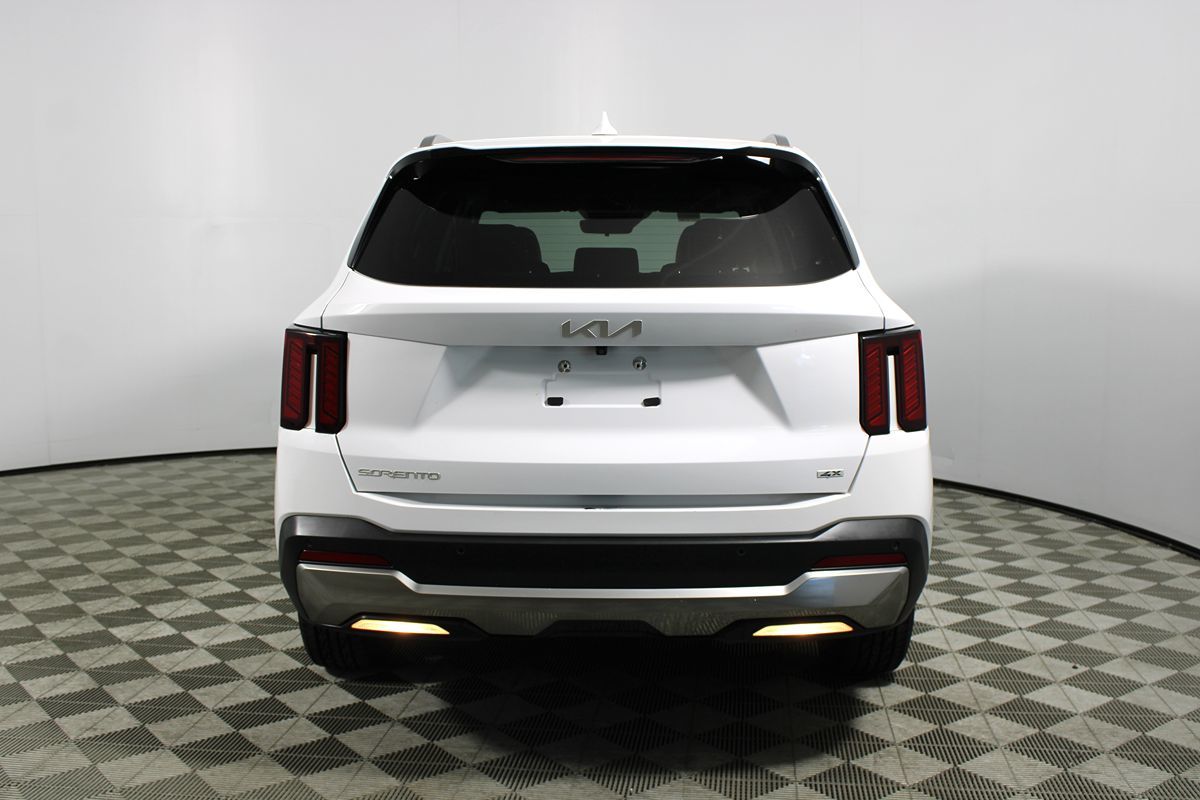 2024 Kia Sorento S photo 26