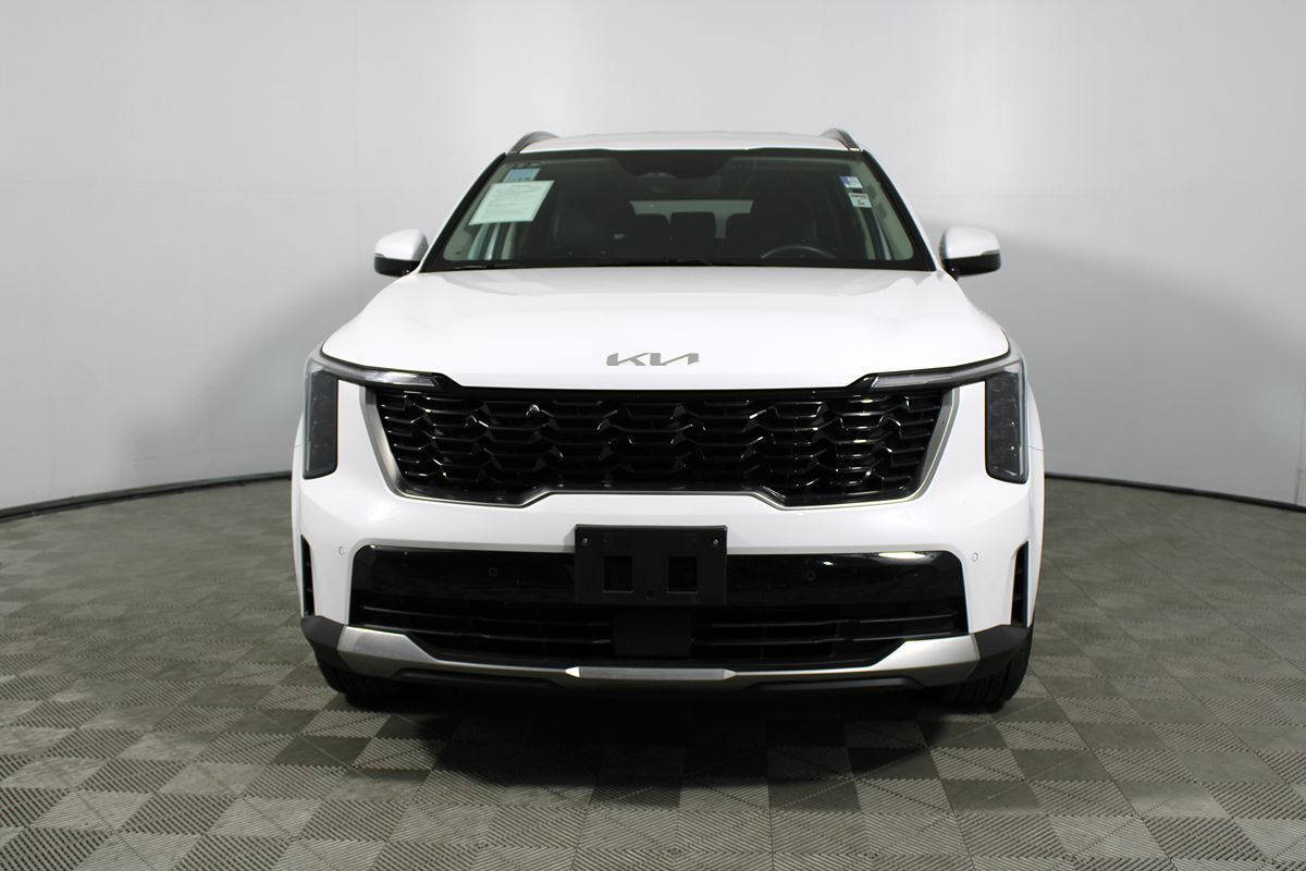 2024 Kia Sorento S photo 2