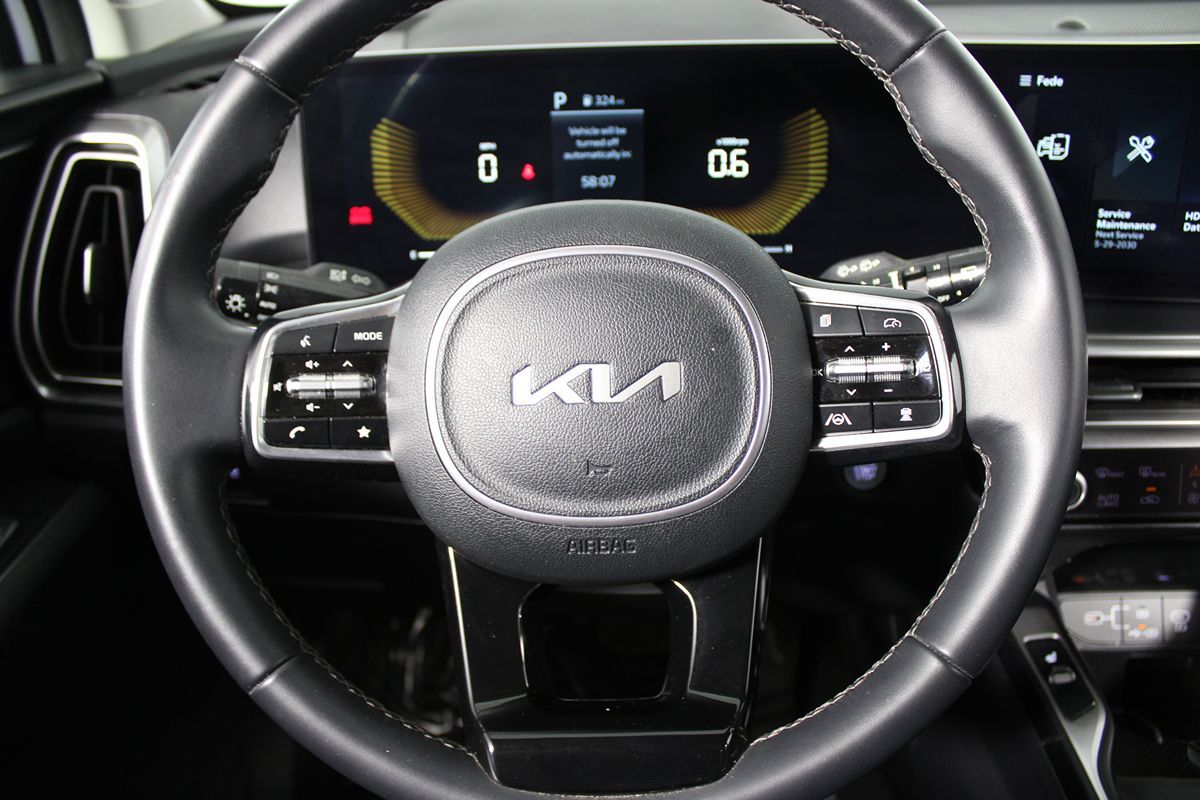 2024 Kia Sorento S photo 10