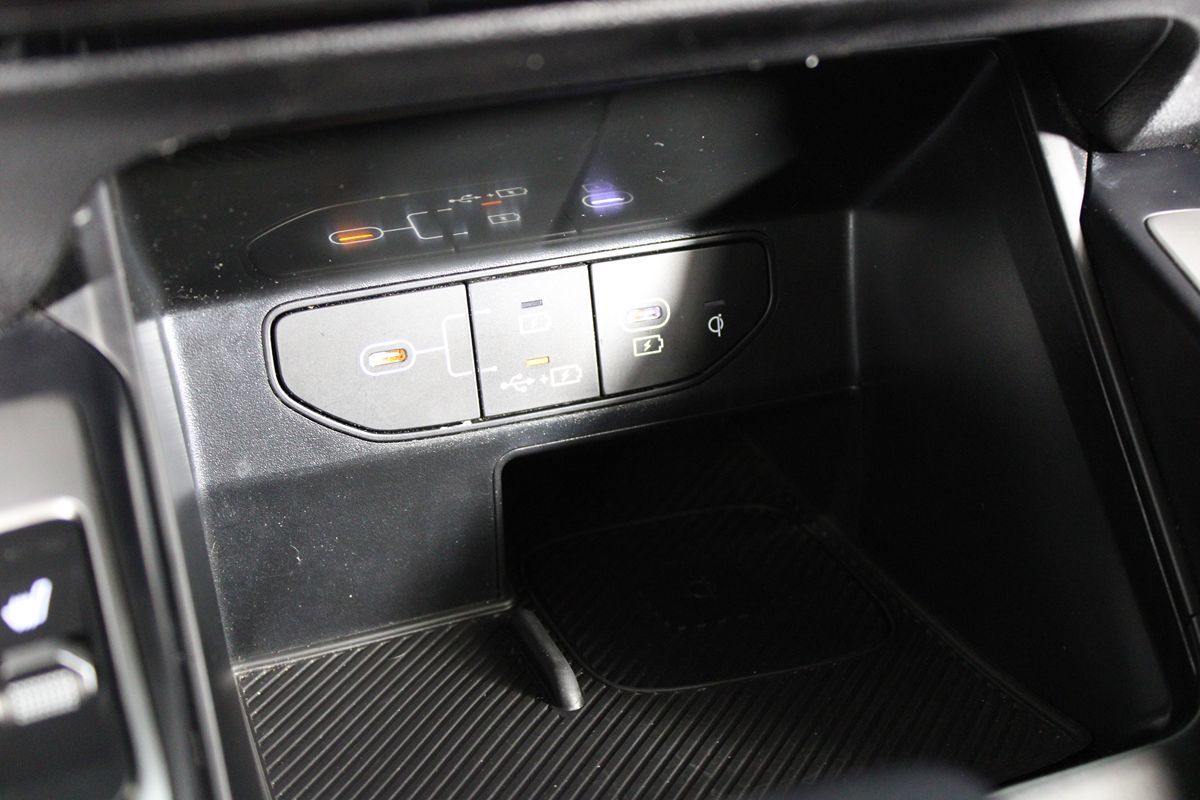 2024 Kia Sorento S photo 16